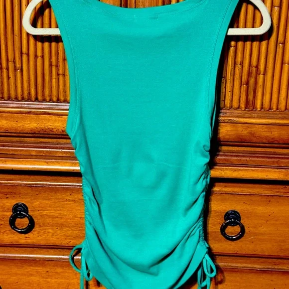 Good American top with side ruching and ties - Picture 3 of 4